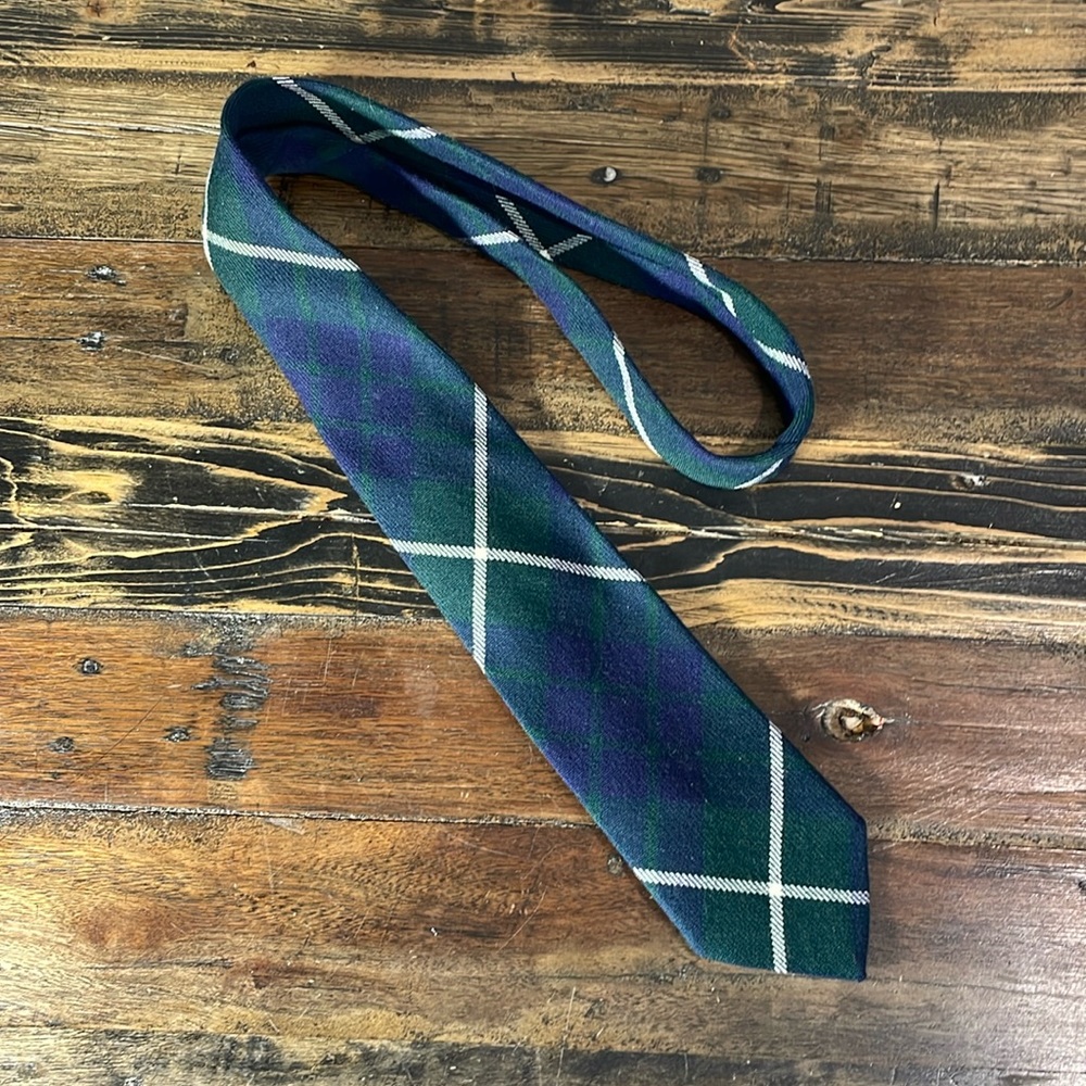 100% wool men’s tie made in Scotland.  Hamilton Green - Lachcarron brand